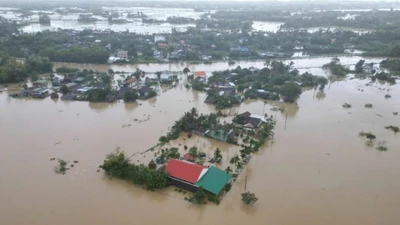 Quảng Ngãi: Nhiều nơi bị ngập sau mưa lớn kéo dài