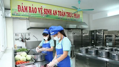 Cha mẹ chủ động phòng chống ngộ độc thực phẩm cho trẻ mầm non