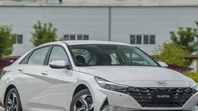 Giá xe Hyundai Elantra lăn bánh kèm ưu đãi tháng 7/2025