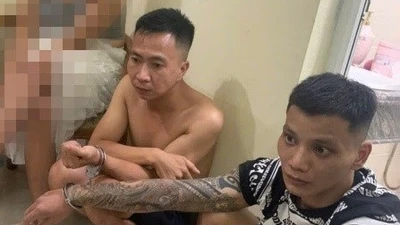 Bé gái 14 tuổi sử dụng ma tuý cùng 2 gã đàn ông trong nhà nghỉ