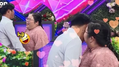 Trai tân U40 run bần bật đi hẹn hò, được gái trẻ chủ động “tấn công”