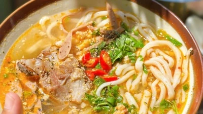 Món ăn nghe tên khó tưởng tượng nhưng ai cũng mê ngay từ lần đầu thưởng thức