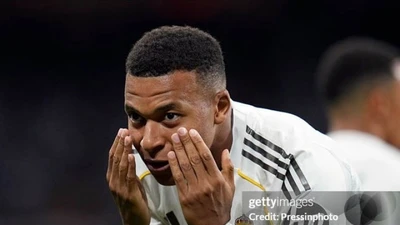 Real Madrid bị từ chối 3 bàn thắng: Bệnh cũ tái phát, Barcelona mừng thầm?