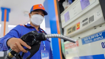 Giá xăng E5 RON 92 tăng 167 đồng một lít 