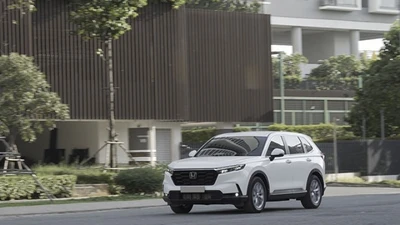 Giá xe Honda CR-V tháng 7/2025, ưu đãi 50% lệ phí trước bạ