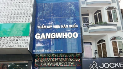 Thẩm mỹ viện Gangwhoo bị tố làm hỏng mũi, ngực khách hàng 