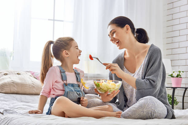 Người dùng có tài khoản missbeifong khởi xướng với câu chuyện về một bà mẹ siêu giàu sẵn sàng vứt đi mọi chiếc đệm mà con cái nỡ nôn lên dù chỉ 1 lần.
