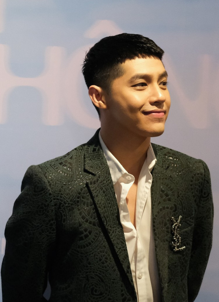 Noo Phước Thịnh là một trong những ca sĩ hàng đầu showbiz Việt, sở hữu mức thu nhập lý tưởng. Năm 2018, một nguồn tin chia sẻ Noo Phước Thịnh sở hữu cơ ngơi hơn 20 tỷ tại quận 2, TP HCM.