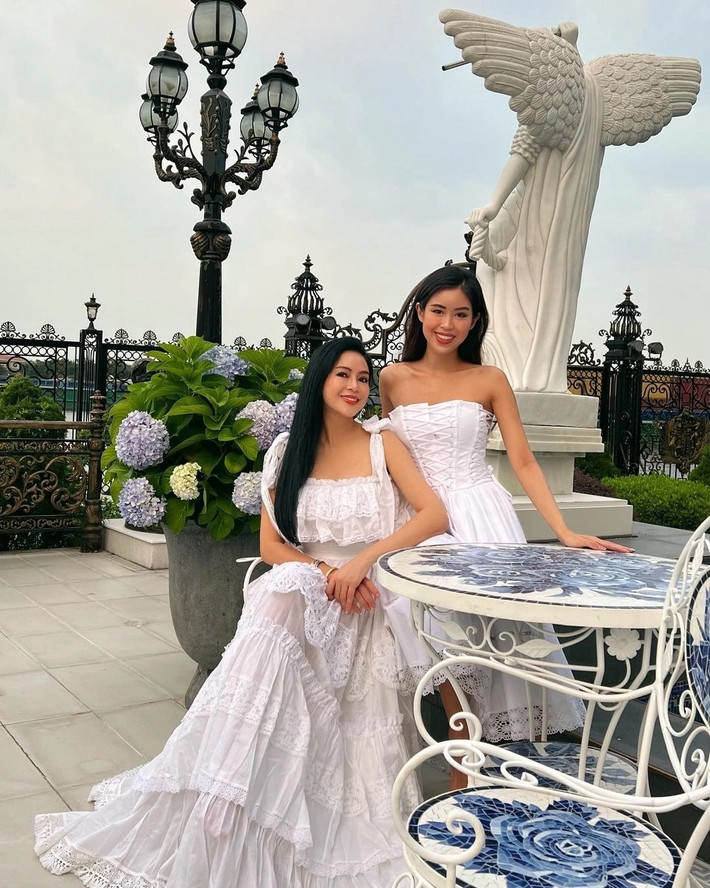 Mỗi lần “lên sóng”, nữ doanh nhân đều gây sốt bởi nhan sắc như bị thời gian bỏ quên. Ảnh: FBNV