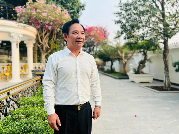 Sau quãng thời gian dài nỗ lực, nghệ sĩ Quang Tèo đã tích cóp được một khối tài sản đáng nể ở tuổi ngoài 60.