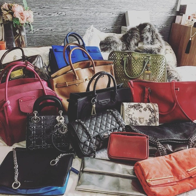 Ca nương Kiều Anh tậu nhiều túi xách, giày đến từ các thương hiệu đắt đỏ như Chanel, Dior, Gucci...