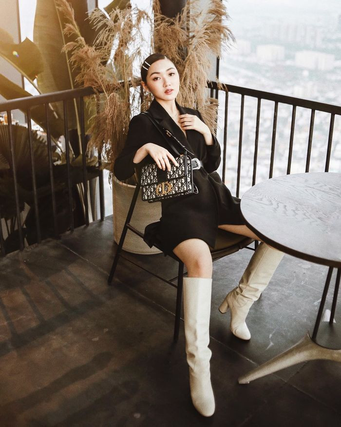 Cộng đồng mạng không khỏi trầm trồ và ngưỡng mộ màn mua sắm "nhanh như chớp" của Chloe Nguyễn. Nguồn ảnh: FBNV