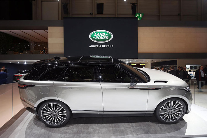Ông Qing Pan, Giám đốc điều hành JLR tại Trung Quốc cho biết: “Đây là vinh dự lớn lao dành cho hãng xe Jaguar Land Rover. Mặc dù Range Rover Velar mới ra mắt thị trường Trung Quốc nhưng đã giành được danh hiệu “mẫu SUV của năm” và “Thiết kế của năm” tại đây".
