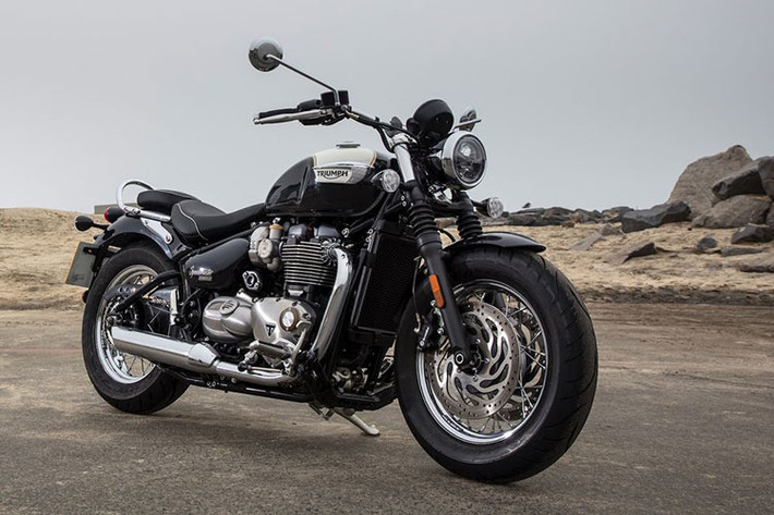 Hệ thống treo phía trước của Bonneville Speedmaster 2018 là một cặp phuộc lồng 41 mm với hành trình 90 mm, trong khi phía sau của chiếc cruiser mới này là phuộc đơn dạng monoshock đặt ẩn dưới yên, có thể điều chỉnh, hành trình 73 mm.