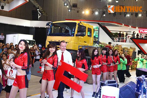 FUSO trình làng dòng xe tải nặng Fighter FJ 24 tấn hoàn toàn mới tại thị trường Việt Nam, được xem là “con át chủ bài” góp phần thúc đẩy doanh số bán hàng.