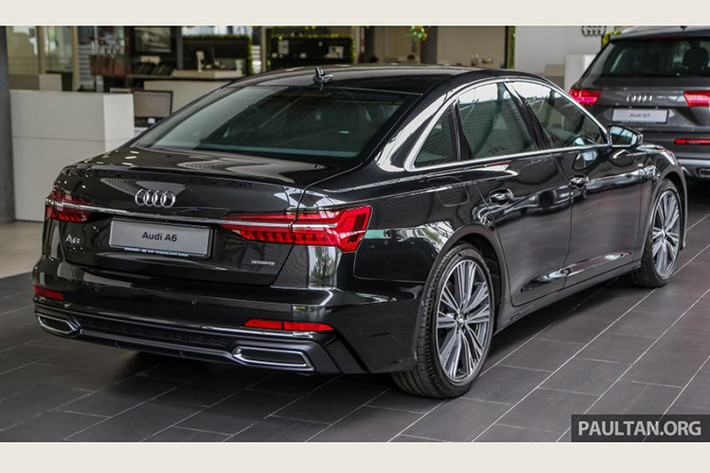 Trong điều kiện vận hành thực tế, nhà sản xuất xe sang Audi cho biết công nghệ MHEV giúp giảm mức tiêu thụ nhiên liệu lên tới 0,7 lít/ 100 km. Động cơ xăng V6 3.0L kết hợp với hệ thống mild hybrid 48V cho công suất tối đa 335 mã lực và mô-men xoắn cực đại 500Nm.