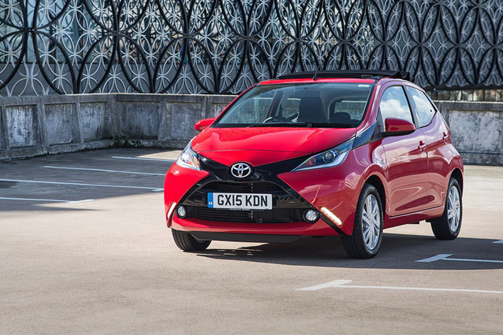 Giá bán khởi điểm của mẫu xe ôtô cỡ nhỏ cá tính này của hãng xe Toyota tại thị trường Anh quốc là 11.935 Bảng (khoảng 336 triệu đồng).