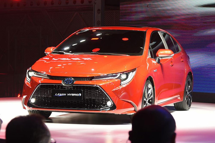 Tại triển lãm Ô tô Quảng Châu 2018 tại Trung Quốc, hãng xe Toyota đã vén màn cặp đôi sedan cỡ C là Corolla Altis và Levin 2019. Trên thực tế, Toyota Corolla Altis và Levin 2019 là hai mẫu xe "song sinh" nhưng có thiết kế khác nhau. Trong đó, Toyota Levin 2019 mới là dòng xe dành riêng cho thị trường Trung Quốc.