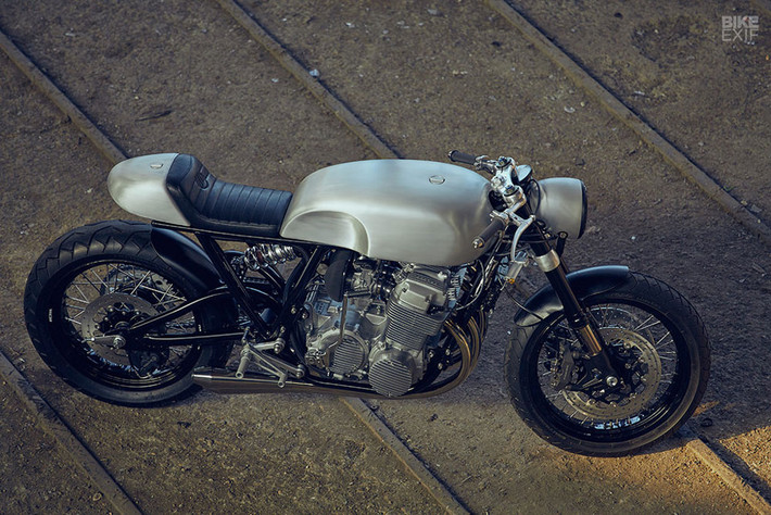 Mirko Messner đã dành hết chất xám, nỗ lực và tình yêu đáng kinh ngạc để tạo ra chiếc cafe racer Honda CB750, biến chiếc xe trở thành một trong những ví dụ điển hình của thể loại xe đang gây sốt trên thế giới.