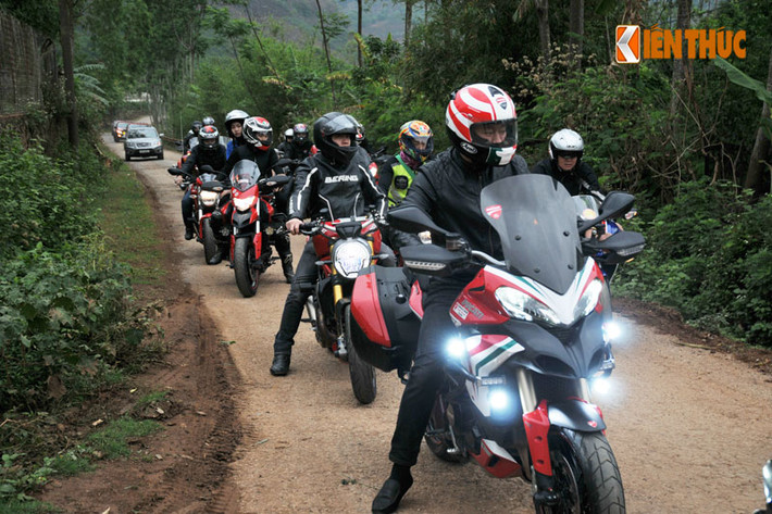 Khó khăn, vất vả không hề làm giảm nhuệ khí của những Ducatista.