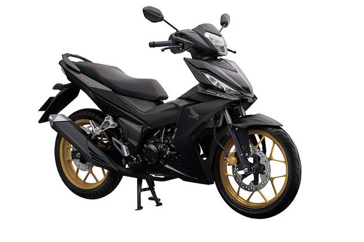 Nhằm đa dạng hóa phong cách và nhấn mạnh phong cách của mẫu xe máy côn tay thể thao cỡ nhỏ, Honda Việt Nam vừa chính thức giới thiệu phiên bản cao cấp Honda Winner 150 mới. Xe được nâng cấp thêm màu sắc ấn tượng hơn, nhằm cạnh tranh với các đối thủ cùng phân khúc.