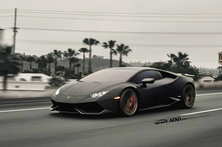 Chính sự xuất hiện của cánh gió này đã khiến Lamborghini Huracan trông khỏe khoắn hơn hẳn.