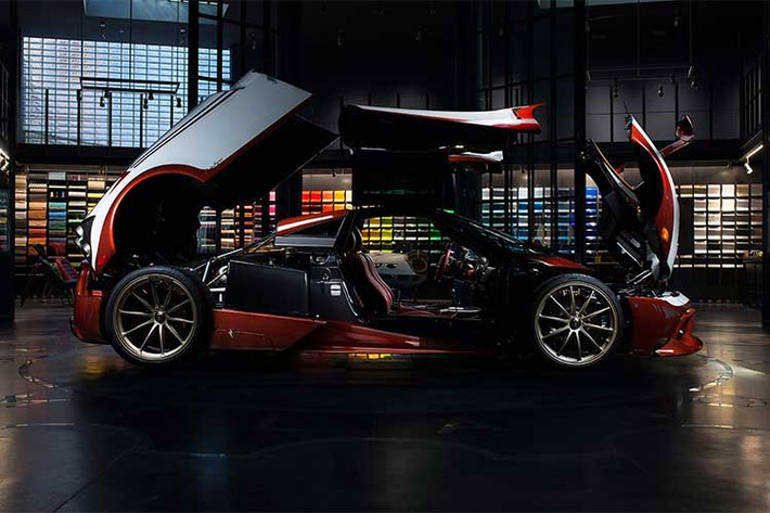Đặc biệt, Garage Italia Customs được nhớ tới nhiều nhất bởi những chiếc Fiat 500 trang trí đặc biệt theo các chủ đề như series phim Star Wars hay... 64 tư thế làm tình Kamasutra.