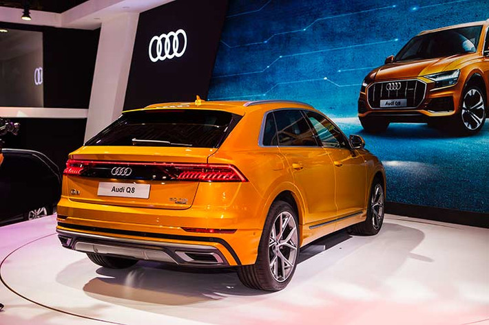 Tại thị trường quê nhà Đức, mẫu SUV chủ lực Audi Q8 2019 sở hữu mức giá từ khoảng 89.200 USD (tương đương khoảng 2,1 tỷ đồng).