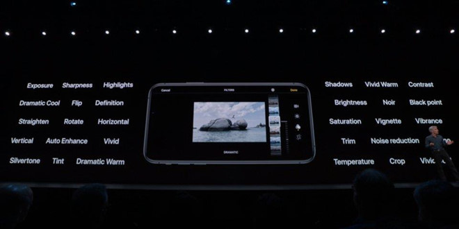 Phone 11 sẽ có khả năng chỉnh sửa ảnh và video mạnh mẽ. Apple vừa bổ sung nhiều trình chỉnh sửa trên iOS 13. Người dùng dễ dàng chỉnh độ sắc nét, màu sắc, độ tương phản hay thêm bộ lọc hình ảnh. Đáng chú ý, đây là lần đầu tiên các trình chỉnh sửa áp dụng cho video, bạn có thể thay đổi tỷ lệ khung hình, xoay ngang dọc. Ảnh: Apple.