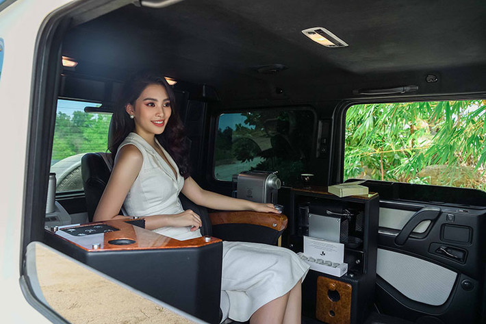 Giá bán cho bộ lều dã ngoại của hãng Skycamp iKamper tại thị trường Việt Nam vào khoảng 72,5 triệu đồng. Ngoài bộ lều của hãng Skycamp iKamper, chiếc Mercedes-Benz G63 AMG của ông chủ hãng cà phê Trung Nguyên còn lắp thêm đèn LED trợ sáng của hãng Rigid đến từ Mỹ. Loại đèn này thường được các xe offroad trang bị.