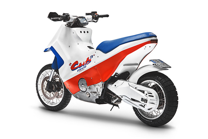 Nếu trực diện "sờ, nắn" mẫu xe tay ga độ này, chắc chắn một điều bạn sẽ khong thể nhận ra nó đã từng là mẫu xe tay ga địa hình đình đám Honda X-ADV vừa được ra mắt vào năm ngoái mà sẽ đoán là một phiên bản concept của hãng xe máy Nhật Bản sắp được ra mắt tới đây.