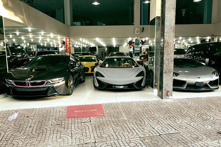 Ngoài "ông hoàng tốc độ" Bugatti Veyron, tại đây là nơi nhập về cũng như mua bán trao đổi các dòng siêu xe "hàng khủng" mới nhất trên Thế giới. Các siêu xe và siêu xe sang tại đây chủ yếu được các đại gia, thiếu gia, dân chơi tại Sài Gòn cũng như nhiều tỉnh thành phía Nam lui tới mua bán trao đổi thậm chí cả sửa chữa và bảo dưỡng...