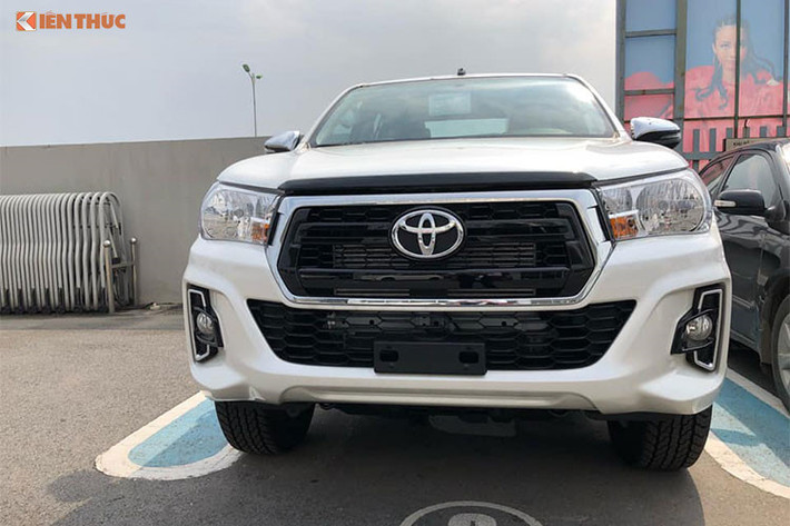Sau một thời gian vắng bóng, Toyota Fortuner đã quay trở lại top xe bán chạy nhất tại Việt Nam - trong tháng 9/2018 có 1.165 chiếc Fortuner được bán ra thị trường. Đây được xem là điều không hề lạ dành cho mẫu xe SUV được ưa chuộng nhất trên dải đất hình chữ S này.