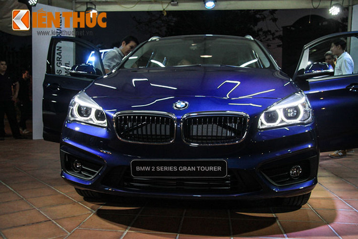 Vận tốc độ tối đa xe đạt được là 202 km/h. Mức tiêu thụ nhiên liệu đạt mức 5,5 lít/ 100km. BMW Series 2 Gran Tourer có 3 chế độ SPORT, COMFORT, ECO PRO với nút bấm được bố trí cạnh cần chuyển số, dễ dàng thao tác, mang đến cho người dùng nhưng trải nghiệm lái thú vị.