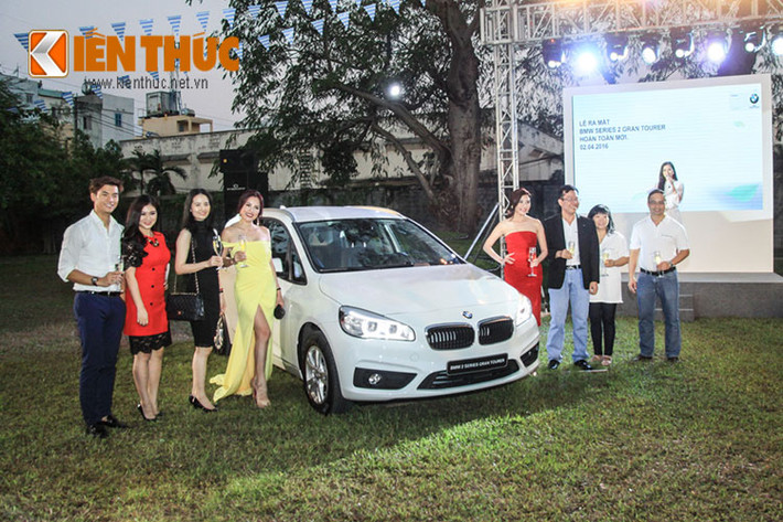 Euro Auto – nhà nhập khẩu được ủy quyền chính thức của tập đoàn BMW tại Việt Nam vừa ra mắt dòng xe BMW Series 2 Gran Tourer hoàn toàn mới. Đây là chiếc MPV sở hữu không gian rộng rãi, với sự năng động và linh hoạt mang tính đột phá.