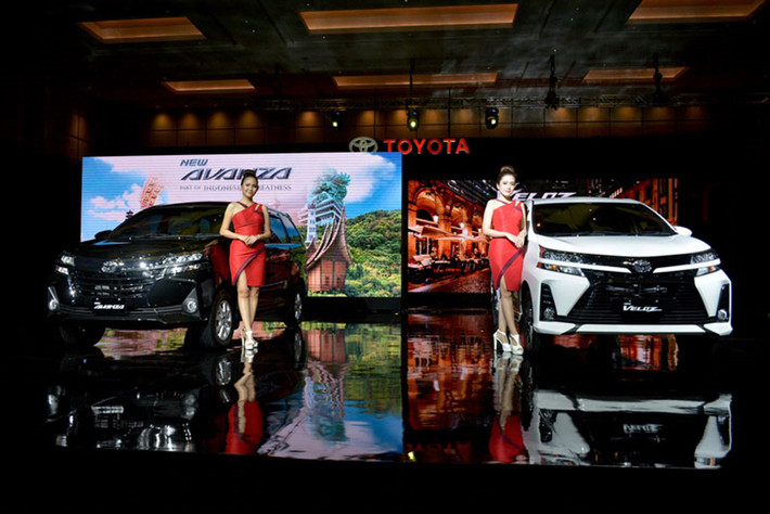 Sau những hình ảnh rò rỉ, mẫu MPV cỡ nhỏ Toyota Avanza 2019 phiên bản nâng cấp đã chính thức trình làng tại thị trường Indonesia vào ngày 17/1/2019 vừa qua. Cũng trong sự kiện này, hãng Toyota còn vén màn cả phiên bản cao cấp Veloz của Avanza 2019.