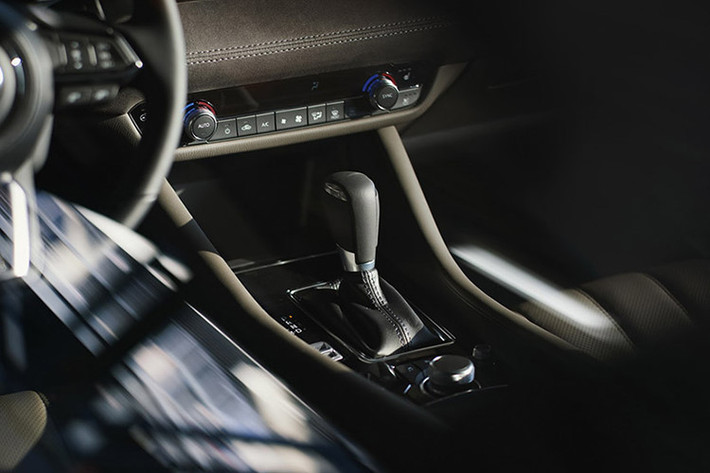 Tất nhiên, sự biến mất của phiên bản số sàn cũng khiến Mazda6 2019 đắt hơn tại thị trường Mỹ. Nguyên nhân là do chi phí sản xuất hộp số tự động SkyActiv-Drive cao hơn.