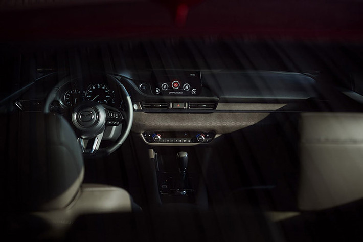 Bù lại cho việc biến mất của phiên bản số sàn, Mazda6 2019 tại thị trường Mỹ sẽ được bổ sung nhiều trang bị tiêu chuẩn hơn. Một trong những trang bị tiêu chuẩn này là hệ thống hỗ trợ người lái i-Activsense, bao gồm phanh khẩn cấp tự động, đèn pha tự động, cảnh báo chuyển làn đường, hỗ trợ giữ làn đường và kiểm soát hành trình thích ứng.