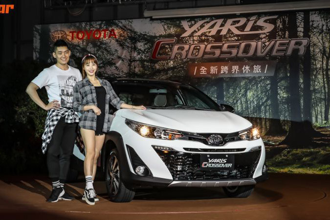 Vào hồi tháng 2/2018, hãng Toyota đã bất ngờ vén màn phiên bản theo phong cách crossover của dòng xe hatchback Yaris mang tên Yaris Cross tại thị trường Nam Phi. Đến nay, phiên bản của mẫu xe Toyota Yaris crossover 2019 tiếp tục ra mắt thị trường Đài Loan dưới cái tên đơn giản là Yaris Crossover.