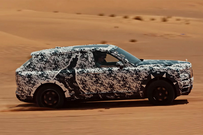 Màn thử thách này khiến người xem nhớ đến chiếc SUV Lamborghini Urus đã từng trình diễn trước khi được ra mắt trên toàn Thế giới. Được biết, sau khi rời Trung Đông, SUV Cullinan sẽ đến vùng đất Atlantic, Mỹ để tham gia thử thách cuối cùng của chuyến đi.