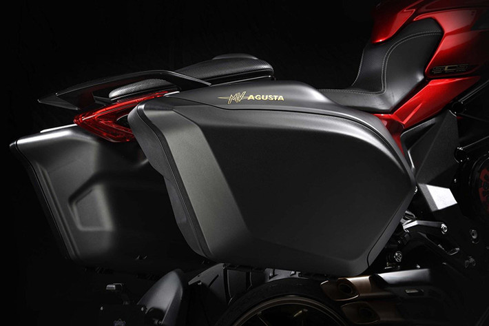 Dựa trên phiên bản Turismo Veloce Lusso cao cấp nhất, MV Agusta Turismo Veloce 2019 cũng được trang bị hệ thống phuộc bán chủ động với khả năng điều chỉnh liên tục dựa vào điều kiện mặt đường.