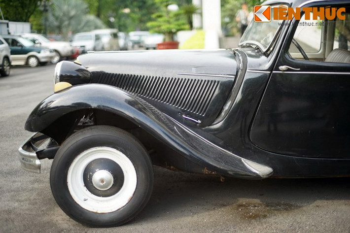 Tại Việt Nam, Citroen Traction Avant là một trong những mẫu xe được giới sưu tầm xe cổ ưa chuộng nhất, không chỉ bởi độ tuổi lâu đời mà bởi thiết kế của xe - đặc biệt là những đường cong duyên dáng mềm mại của chiếc xe vẫn khó có những mẫu xe nào ngày nay có thể sánh được.