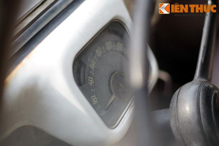 Chơi xe đã khó, lái xe cổ Citroen Traction Avant cổ cũng đầy thú vị và không kém “khổ”. Theo những người chơi dòng xe này cho biết, để có thể chạy được chiếc xe này - người lái phải biết ý của chiếc xe mình chạy để tăng ga, vô số sao cho nhẹ nhàng như yêu chiều một người phụ nữ vậy.