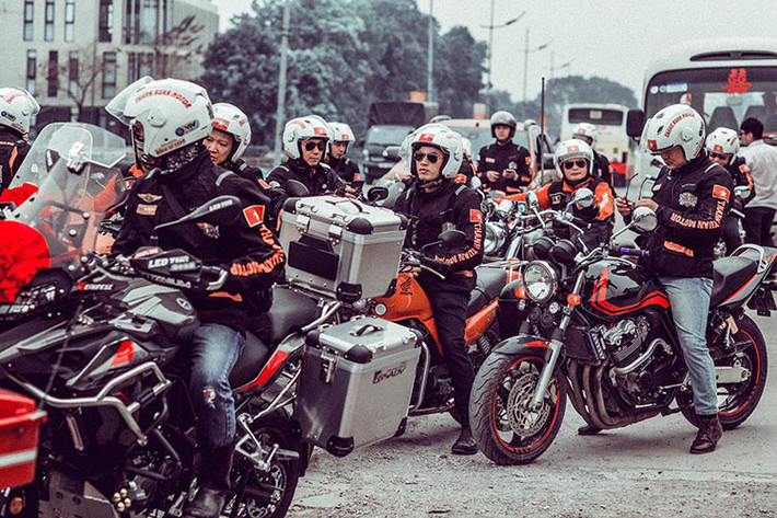 Được dẫn dắt bởi anh Nguyễn Hoài Anh, một "biker" quen thuộc với nhiều CLB môtô khác cũng như trong giới chơi xe ở Thủ Đô, CLB môtô thể thao Thanh Xuân dù "sinh sau đẻ muộn" nhưng đã góp mặt rất nhiều trong các sự kiện ý nghĩa, từ việc tham gia từ thiện, sinh hoạt hội nhóm cho đến đóng góp công sức đảm bảo an toàn cho các cuộc đua xe đạp, thể thao của địa phương hay giải quốc gia...