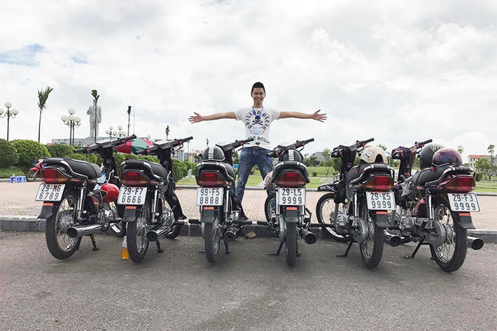 Một dân chơi 9X đến từ Bắc Ninh mới đây phát giá bán cả dàn xe máy Honda Dream II biển "tứ quý" rất đẹp với giá 50.000 USD (1,134 tỷ đồng), ngang với giá của chiếc ôtô Camry hiện nay ở thị trường Việt Nam. Sau khi thông tin được đă lên mạng xã hội, nó đã khiến nhiều người cảm thấy thích thú và tìm hiều để hỏi mua những chiếc xe biển độc này.