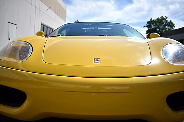 Sau khi hoán đổi sang limousine, bản kéo dài của Ferrari 360 có thể chở được 7 người, nhiều hơn phần lớn các mẫu SUV sang trọng hiện tại.