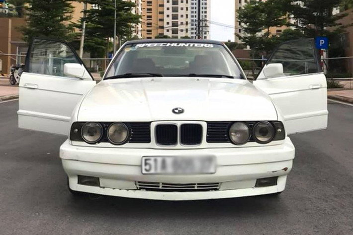 Cũng theo nhiều dân chơi xe BMW cũ cho hay, nếu chiếc xe này được chủ nhân mới đưa về và đầu tư thêm - nó có thể lột xác đầy mạnh mẽ và mang đến những trải nghiệm khác lạ hơn xe mới, dù chi phí không cao.