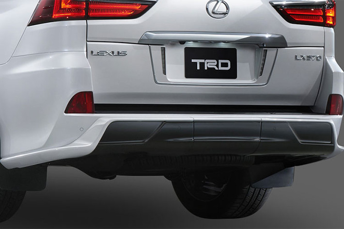 Theo hãng xe sang Lexus, lưới tản nhiệt và cản va trước cải tiến của LX570 TRD 2017 có giá 230.000 Yên (47,2 triệu đồng) tại thị trường Nhật Bản. Con số tương ứng của bộ vành hợp kim là 750.000 Yên (154 triệu đồng). Cánh gió trên cản va sau giá 76.600 Yên (15,7 triệu đồng).