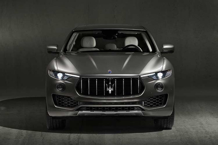 Levante là mẫu SUV đầu tiên trong lịch sử hơn 100 năm của thương hiệu đinh ba. Xe trang bị động cơ V6 3,0 lít, công suất 350 mã lực và mô-men xoắn 500 Nm, đi kèm cùng hộp số 8 cấp. Khả năng tăng tốc 0-100 km/h của chiếc SUV này là 6,8 giây. Maserati Lenvante có giá 73.850 USD, khoảng 1,72 tỷ đồng.