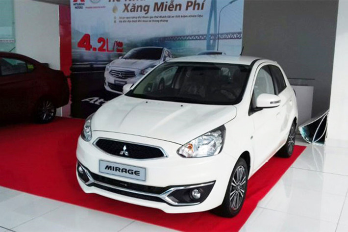 Mitsubishi Mirage đang là mẫu xe có doanh số thấp nhất của thương hiệu Nhật Bản với 42 xe được bán ra trong tháng 7/2019 và từ đầu năm cũng chỉ có 452 chiếc rời đại lý. Chính vì doanh số quá thấp tháng vừa qua và lọt Top xe bán ế nên Mitsubishi Việt Nam đã tiến hành triển khải chương trình ưu đãi đặc biệt giảm 30 triệu đồng tiền mặt, tặng phiếu ưu đãi 5-15 triệu nhiên liệu và bệ tựa tay trung tâm tùy từng phiên bản.